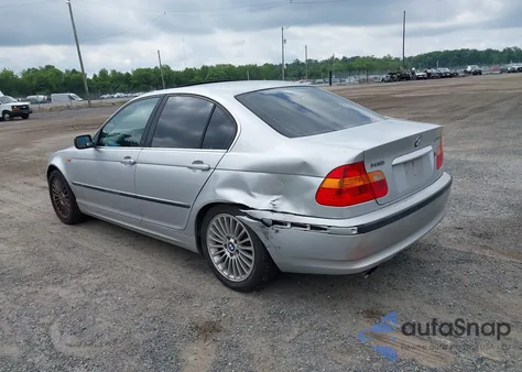 2003 BMW 330Xi from USA, damaged, VIN WBAEW53453PG22315